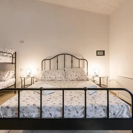 Eleonora App To 1 Holiday home *